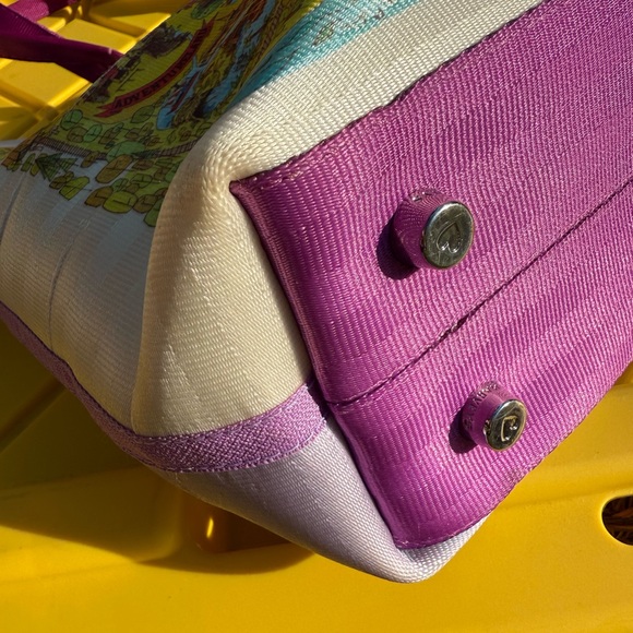 Harvey’s magic kingdom tote - Picture 12 of 12